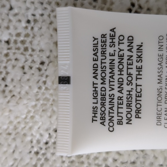 Mitchell and Peach Flora No.1 Body Souffle, 100ml/3.38fl oz - Picture 6 of 8